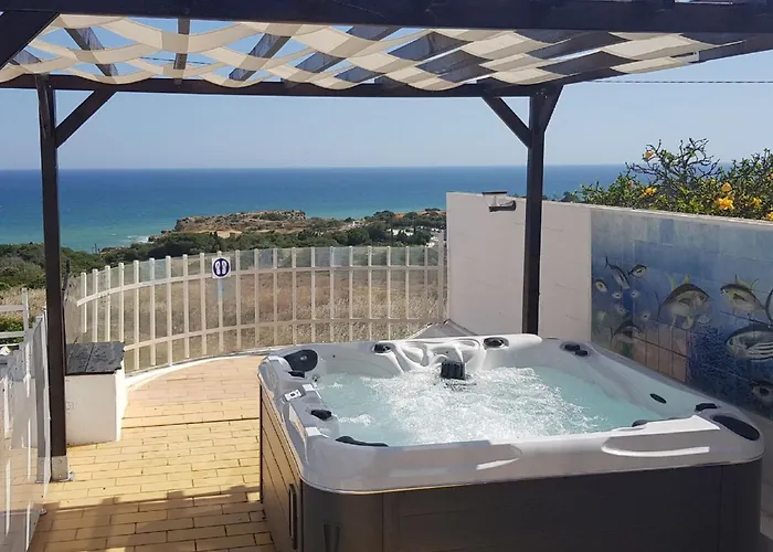 別荘 Albuar Mit Eigenem Pool By Interhome